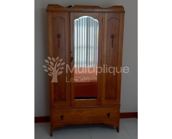 Foto de GUARDA ROUPA EM CARVALHO INGLÊS COM ESPELHO E GAVETA ANO 1920 
