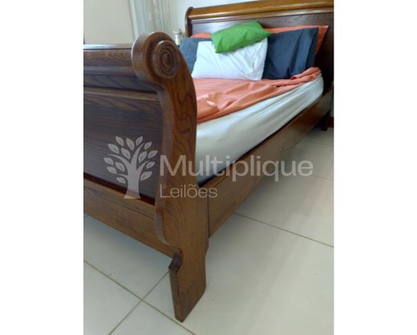 Foto de CAMA TRENÓ DE CARVALHO AMERICANO - TAMANHO QUEEN