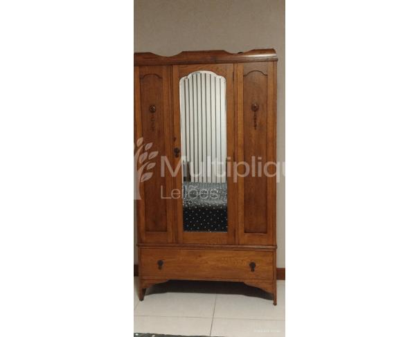 Foto de GUARDA ROUPA EM CARVALHO INGLÊS COM ESPELHO E GAVETA ANO 1920 