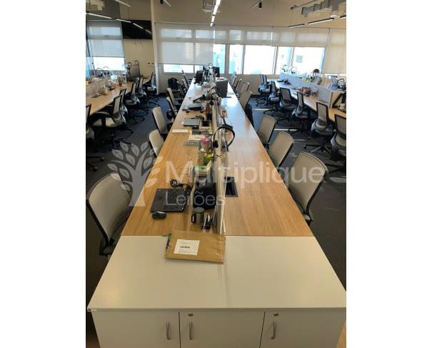 Foto de 01 PLATAFORMA DE TRABALHO DE 18 LUGARES