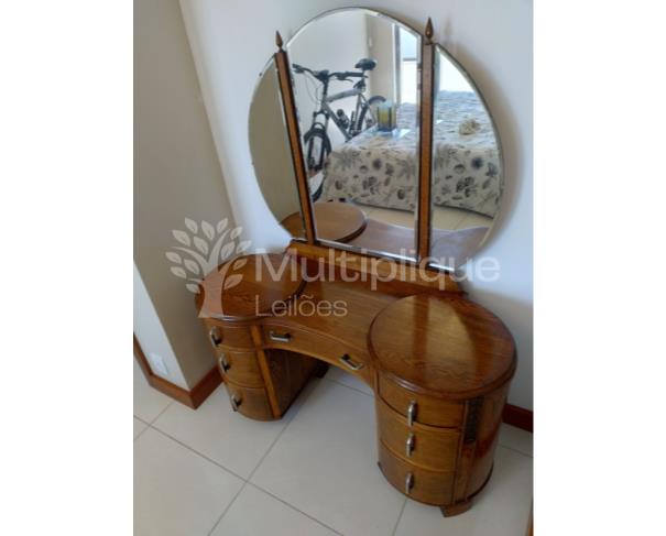 Foto de PENTEADEIRA E CÔMODA MASCULINA COMBINANDO CARVALHO INGLÊS ANTIGO 