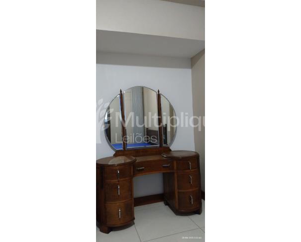 Foto de PENTEADEIRA E CÔMODA MASCULINA COMBINANDO CARVALHO INGLÊS ANTIGO 